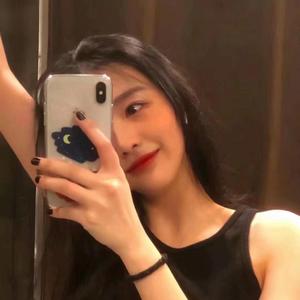 用花洒冲她尿孔play
